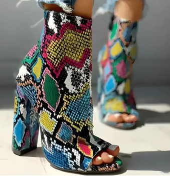 Zoo Keep Her Boot Heels